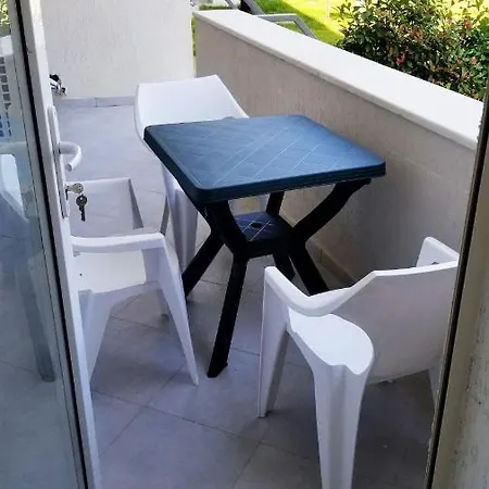 Apartamento Reina With Private Garden At Lura 2, Gjiri Lalzit Fushe-Drac
